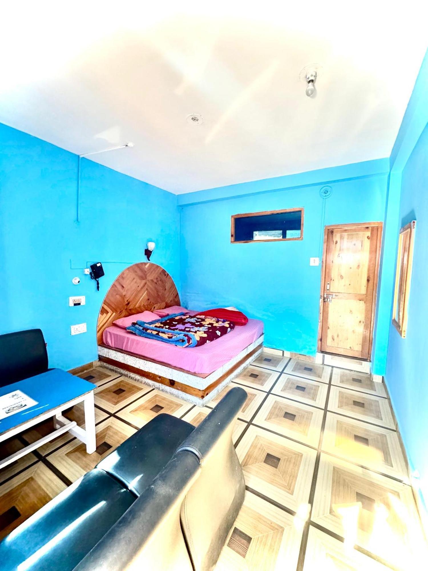 Hotel 19 Tosh Экстерьер фото